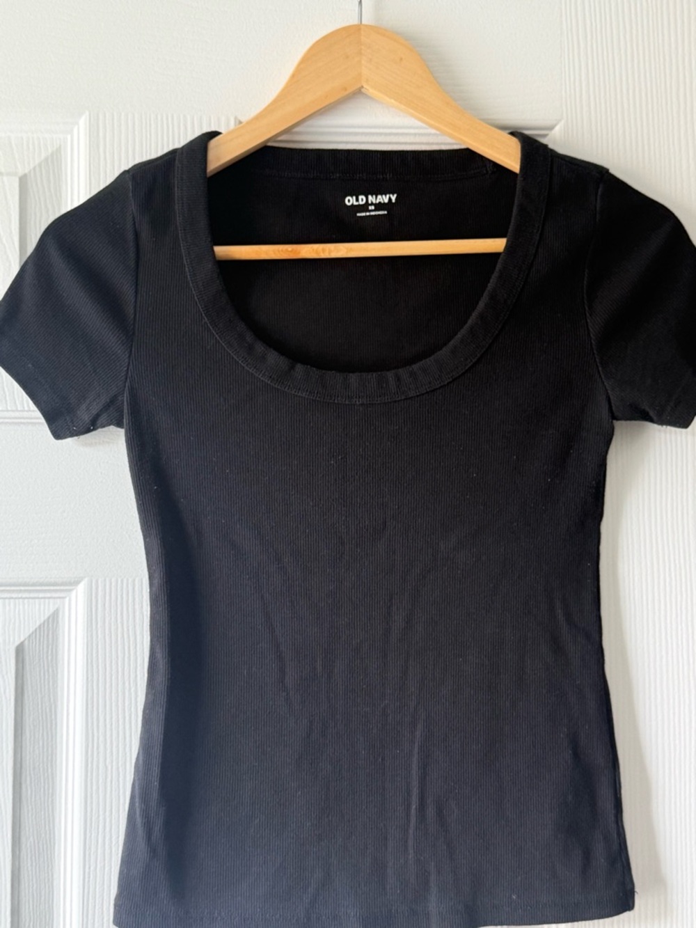 Old Navy Black Scoop Neck Short Sleeve Tee size XS
